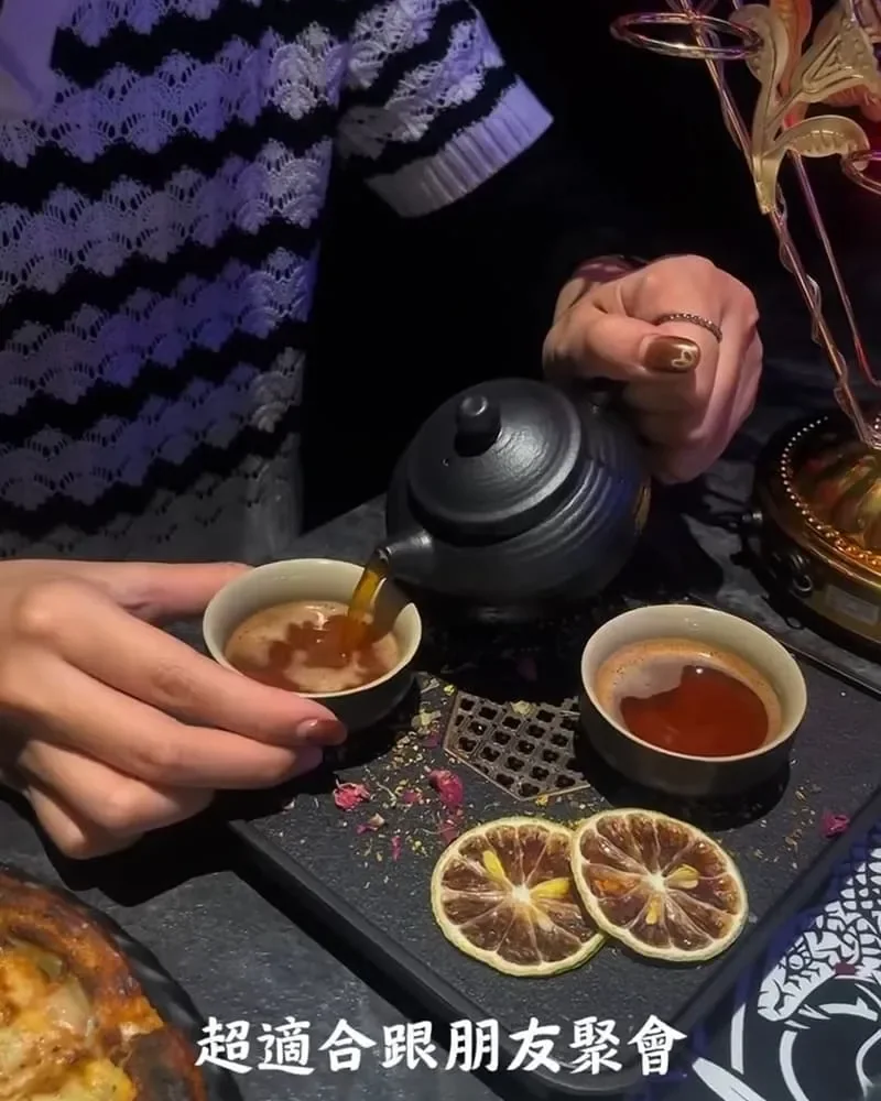 ALLEY 巷亭茶飲調酒與水煙桌