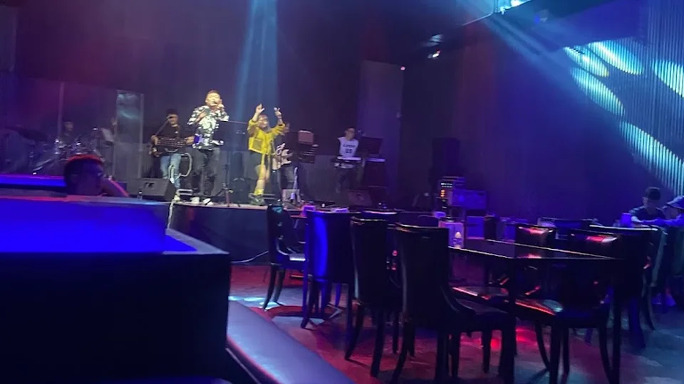 Galaxy 音樂酒吧 台中西屯區 音樂酒吧、Live Band酒吧店家實拍照片