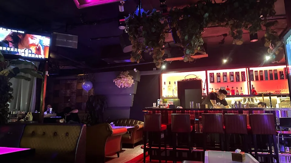 零酒 NiteRoom 台中中區 深夜、調酒酒吧店家實拍照片